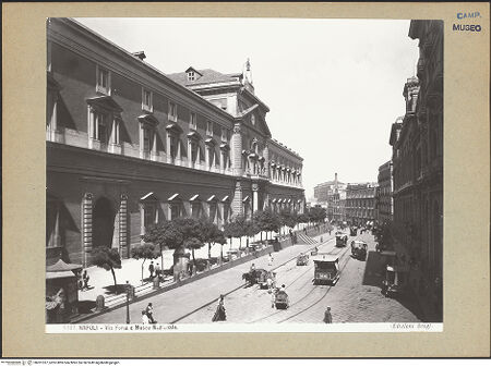 Vorderseite von Alinari [https://www.deutsche-digitale-bibliothek.de/content/lizenzen/rv-ez/] Museo Archeologico NazionaleHauptfassade - Seitenansicht, bh201337_recto. Foto.