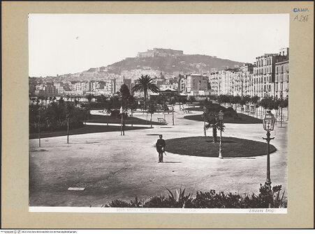 Vorderseite von Alinari [https://www.deutsche-digitale-bibliothek.de/content/lizenzen/rv-ez/] Via Nuova Marina - Villa del Popolo (zerstört), bh201343_recto. Foto.