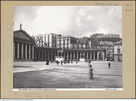 Vorderseite von Alinari [https://www.deutsche-digitale-bibliothek.de/content/lizenzen/rv-ez/] Piazza del Plebiscito - Teilansicht von Osten, bh201345_recto. Foto.