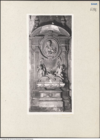 Vorderseite von Sopr. BAS NA [https://www.deutsche-digitale-bibliothek.de/content/lizenzen/rv-ez/] Grabmal der Anna Maria Arduino von Piombino - Gesamtansicht, bh201618_recto. Foto.