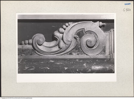 Vorderseite von Sopr. BAS NA [https://www.deutsche-digitale-bibliothek.de/content/lizenzen/rv-ez/] San Domenico Soriano - Dekoration eines Grabmals oder eines Altars, bh201623_recto. Foto.