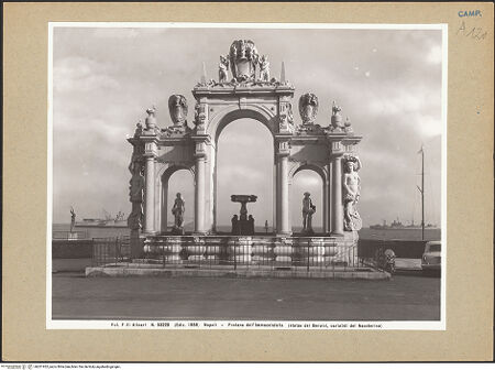 Vorderseite von Alinari [https://www.deutsche-digitale-bibliothek.de/content/lizenzen/rv-ez/] Fontana del Gigante - Gesamtansicht frontal, bh201952_recto. Foto.