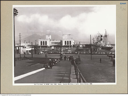 Vorderseite von Alinari [https://www.deutsche-digitale-bibliothek.de/content/lizenzen/rv-ez/] Stazione Marittima - Ansicht von Westen, bh201956_recto. Foto.