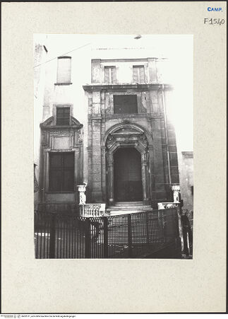 Vorderseite von Bösel, Richard [https://www.deutsche-digitale-bibliothek.de/content/lizenzen/rv-fz/] Complesso della Santissima Trinità delle Monache - Hauptfassade, bh202711_recto. Foto: Bösel, Richard.