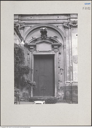 Vorderseite von Bösel, Richard [https://www.deutsche-digitale-bibliothek.de/content/lizenzen/rv-fz/] Santa Maria MaggioreHauptfassadeHauptportal - Gesamtansicht, bh202715_recto. Foto: Bösel, Richard.