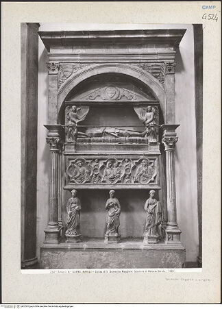 Vorderseite von Alinari [https://www.deutsche-digitale-bibliothek.de/content/lizenzen/rv-ez/] Grabmal des Antonio Carafa, genannt Malizia (gest. 1438) - Gesamtansicht, bh202918_recto. Foto.