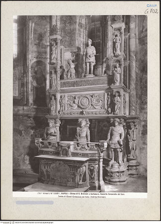 Vorderseite von Alinari [https://www.deutsche-digitale-bibliothek.de/content/lizenzen/rv-ez/] Grabmal des Giovanni (Sergianni) Caracciolo (gest. 1432) - Gesamtansicht, bh202919_recto. Foto.