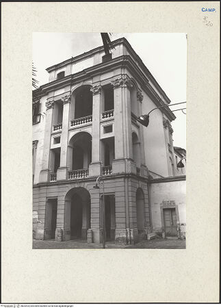 Vorderseite von Bibliotheca Hertziana [https://www.deutsche-digitale-bibliothek.de/content/lizenzen/rv-fz/] Palazzo Arcivescovile - Treppenhaus, bh202924_recto. Foto.