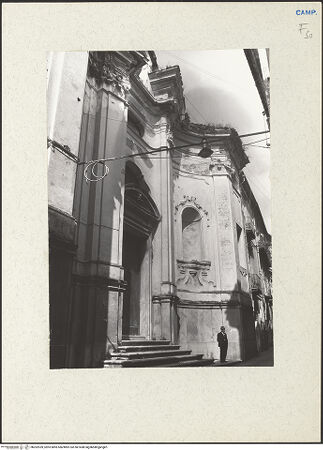 Vorderseite von Bibliotheca Hertziana [https://www.deutsche-digitale-bibliothek.de/content/lizenzen/rv-fz/] Chiesa della Carità - Fassade, Teilansicht, bh202939_recto. Foto.