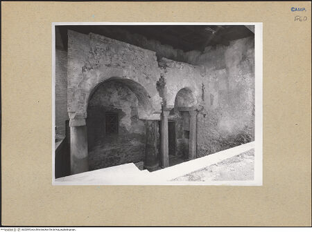 Vorderseite von Courtauld Institute of Art [https://www.deutsche-digitale-bibliothek.de/content/lizenzen/rv-ez/] Basilica dei Santi MartiriNordvorbau - Portalvorbau, bh202995_recto. Foto.