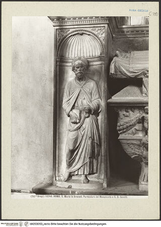 Vorderseite von Alinari [https://www.deutsche-digitale-bibliothek.de/content/lizenzen/rv-ez/] Grabmal des Kardinals Giovanni Battista Savelli (+1498)SockelfigurenLinke Muschelnische: Petrus - Gesamtansicht, bh203053_recto. Foto.