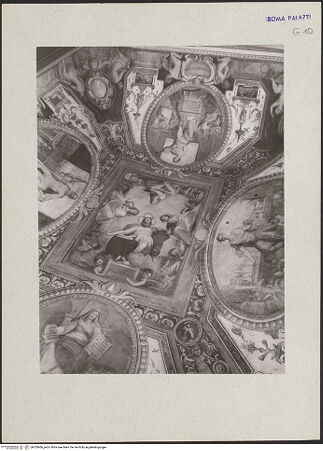 Vorderseite von Bibliotheca Hertziana [https://www.deutsche-digitale-bibliothek.de/content/lizenzen/rv-fz/] Personifikationen der Künste (Mitte) und Wissenschaften (Außenfelder)Mittelbild: Die Personifikationen des Disegno und der Künste Architektur, Malerei, Skulptur - , bh205466_recto. Foto.