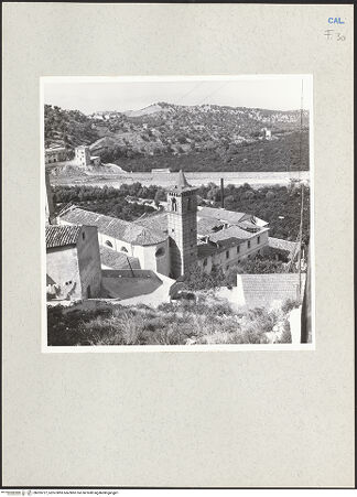 Vorderseite von Bibliotheca Hertziana [https://www.deutsche-digitale-bibliothek.de/content/lizenzen/rv-fz/] Chiesa del Carmine - Außenbau von Südosten, Vogelperspektive, bh205727_recto. Foto: Lehmann-Brockhaus, Otto.