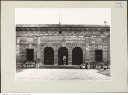 Vorderseite von Kunsthistorisches Institut der Universität Wien [https://www.deutsche-digitale-bibliothek.de/content/lizenzen/rv-ez/] Palazzo del TèNordfassade - Loggia und seitliche Fensterachsen, bh206490_recto. Foto: Lorenz, Wien.