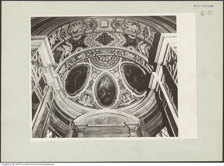 Vorderseite von unbekannt [https://www.deutsche-digitale-bibliothek.de/content/lizenzen/rv-ez/] Santa Maria in VallicellaCappella dell'Ascensione - Detail: Gewölbe, bh207031_recto. Foto: Hutzel, Max.
