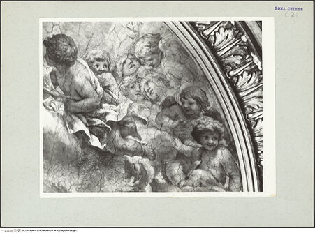 Vorderseite von unbekannt [https://www.deutsche-digitale-bibliothek.de/content/lizenzen/rv-ez/] Die Vision des heiligen Filippo Neri: Wunderbares Eingreifen der Jungfrau Maria in den Kirchenbau - Oberer Abschnitt, Detail: Putten, bh207449_recto. Foto: Hutzel, Max.