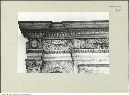 Vorderseite von Kühlenthal, Michael [https://www.deutsche-digitale-bibliothek.de/content/lizenzen/rv-ez/] Grabmal des Kardinals Jacopo Ammanati-Piccolomini (+1479) - Detail des Architravs, links, bh207487_recto. Foto.