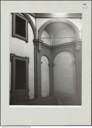 Vorderseite von Kunsthistorisches Institut der Universität Wien [https://www.deutsche-digitale-bibliothek.de/content/lizenzen/rv-ez/] Palazzo della PilottaTreppenhaus mit dreiläufiger Ehrentreppe - Ecknische, bh207830_recto. Foto: Lorenz, Wien.