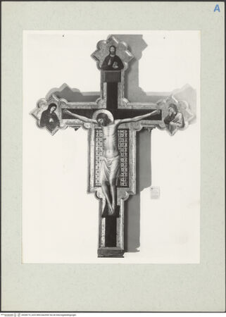 Vorderseite von Hutzel, Max [https://www.deutsche-digitale-bibliothek.de/content/lizenzen/rv-ez/] Kreuz - Gesamtansicht (während der Ausstellung in der Galleria Nazionale delle Marche