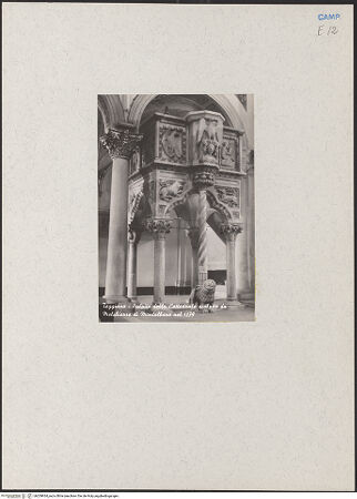 Vorderseite von unbekannt [https://www.deutsche-digitale-bibliothek.de/content/lizenzen/rv-ez/] Kanzelförmiger Ambo - Seitenansicht von links, bh209934_recto. Foto.