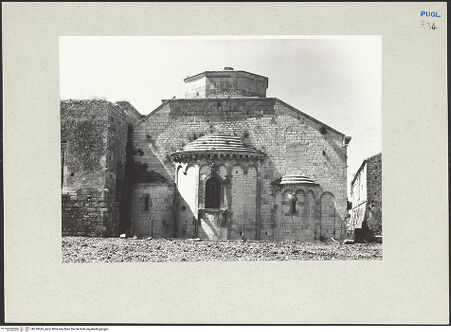 Vorderseite von Schäfer-Schuchardt, Horst [https://www.deutsche-digitale-bibliothek.de/content/lizenzen/rv-ez/] San Leonardo di SipontoAußenbauOstbau und Apsiden - Ansicht von Osten, bh210645_recto. Foto: Schäfer-Schuchardt, Horst.