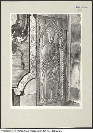 Vorderseite von Arte Fotografica [https://www.deutsche-digitale-bibliothek.de/content/lizenzen/rv-ez/] Grabplatte von Franciscus Antistitis, Bischof von Senigallia (+1432) - , bh210690_recto. Foto.