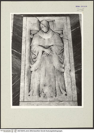 Vorderseite von Arte Fotografica [https://www.deutsche-digitale-bibliothek.de/content/lizenzen/rv-ez/] Grabplatte eines Klerikers - , bh210695_recto. Foto.