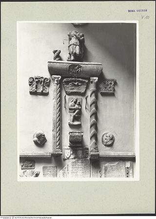 Vorderseite von Arte Fotografica [https://www.deutsche-digitale-bibliothek.de/content/lizenzen/rv-ez/] Santa Maria dell'AnimaCortile - Detail: Lapidarium, Fragmente, bh210709_recto. Foto.