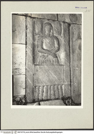 Vorderseite von Arte Fotografica [https://www.deutsche-digitale-bibliothek.de/content/lizenzen/rv-ez/] Grabplatte einer Verstorbenen - , bh210715_recto. Foto.