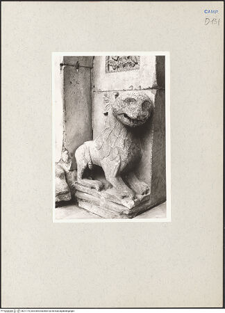 Vorderseite von Schäfer-Schuchardt [https://www.deutsche-digitale-bibliothek.de/content/lizenzen/rv-ez/] Mittleres PortalLöwe (links) - Seitenansicht, bh211175_recto. Foto.