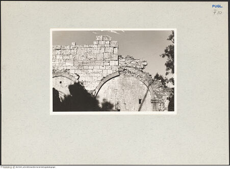 Vorderseite von Schäfer-Schuchardt [https://www.deutsche-digitale-bibliothek.de/content/lizenzen/rv-ez/] Santa Maria del PatireRückfassade mit Apsiden - Gesamtansicht, von Osten, bh213281_recto. Foto.