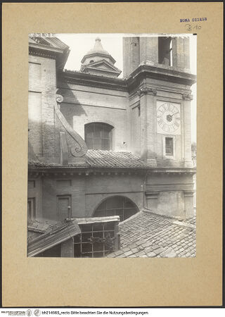 Vorderseite von ICCD [https://www.deutsche-digitale-bibliothek.de/content/lizenzen/rv-ez/] Sant'Atanasio dei Greci - linke Flanke des Langhauses, bh214985_recto. Foto.