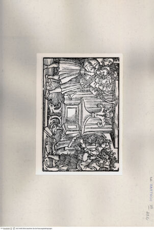 Vorderseite von  [http://creativecommons.org/publicdomain/mark/1.0/] , bh216485. Foto.