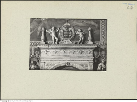 Vorderseite von ICCD [https://www.deutsche-digitale-bibliothek.de/content/lizenzen/rv-ez/] Grabmal für Kardinal Giovanni Michiel und Bischof Antonio Orso - Architrav und Bekrönung mit Kardinalswappen und Putten, bh217656_recto. Foto.