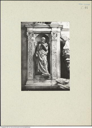 Vorderseite von ICCD [https://www.deutsche-digitale-bibliothek.de/content/lizenzen/rv-ez/] Grabmal für Kardinal Giovanni Michiel und Bischof Antonio Orso - Linker Pilaster, Nischenfigur: Hl. Petrus, bh217659_recto. Foto.