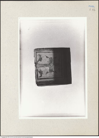 Vorderseite von Claussen, Peter Cornelius [https://www.deutsche-digitale-bibliothek.de/content/lizenzen/rv-fz/] CattedraleSüdseitenschiff und Pfeiler der südlichen Arkade - Detail mit Kreuz, bh219576_recto. Foto: Claussen, Peter Cornelius.