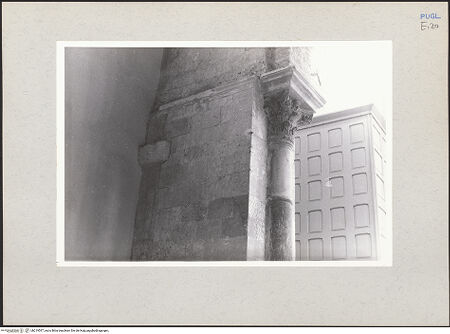 Vorderseite von Claussen, Peter Cornelius [https://www.deutsche-digitale-bibliothek.de/content/lizenzen/rv-fz/] CattedraleSüdseitenschiff und Pfeiler der südlichen Arkade - Südwestlicher Wandpfeiler, oberer Teil, bh219597_recto. Foto: Claussen, Peter Cornelius.