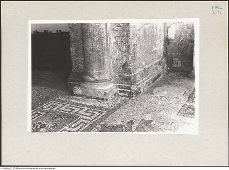 Vorderseite von Claussen, Peter Cornelius [https://www.deutsche-digitale-bibliothek.de/content/lizenzen/rv-fz/] CattedraleSüdseitenschiff und Pfeiler der südlichen Arkade - Südwestlicher Wandpfeiler, bh219599_recto. Foto: Claussen, Peter Cornelius.