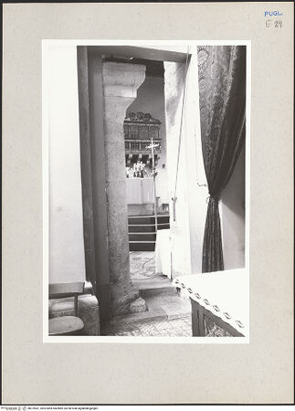 Vorderseite von Claussen, Peter Cornelius [https://www.deutsche-digitale-bibliothek.de/content/lizenzen/rv-fz/] CattedraleQuerhaus, Mittelapsis und Ostkapellen - Nordöstlicher Pfeiler der Vierung, Detail, bh219641_recto. Foto: Claussen, Peter Cornelius.