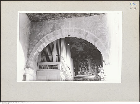 Vorderseite von Claussen, Peter Cornelius [https://www.deutsche-digitale-bibliothek.de/content/lizenzen/rv-fz/] CattedraleNordseitenschiff und Pfeiler der nördlichen Arkade - Östlicher Bogen von Westen, bh219652_recto. Foto: Claussen, Peter Cornelius.