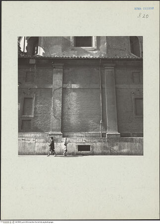 Vorderseite von Fototeca dell'Unione Internazionale presso l'American Academy in Rome [https://www.deutsche-digitale-bibliothek.de/content/lizenzen/rv-ez/] Sant'Anna dei Palafrenieri - Rechte Flanke von der Via di Porta Angelica, Detail, bh220887_recto. Foto.