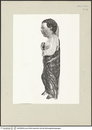 Vorderseite von ICCD [https://www.deutsche-digitale-bibliothek.de/content/lizenzen/rv-ez/] Das heilige Christuskind - Santo Bambino ohne Votivgaben und Krone, Seitenansicht, bh220926_recto. Foto.