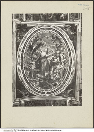 Vorderseite von ICCD [https://www.deutsche-digitale-bibliothek.de/content/lizenzen/rv-ez/] GewölbeausmalungMittelfeld: Maria mit Kind in der Engelsglorie - , bh220928_recto. Foto.