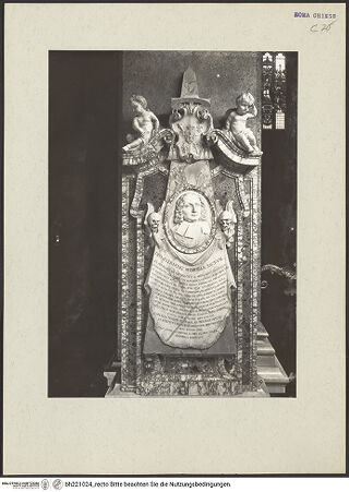 Vorderseite von ICCD [https://www.deutsche-digitale-bibliothek.de/content/lizenzen/rv-ez/] Grabmal für Johann Benedikt Gentilott - , bh221024_recto. Foto.