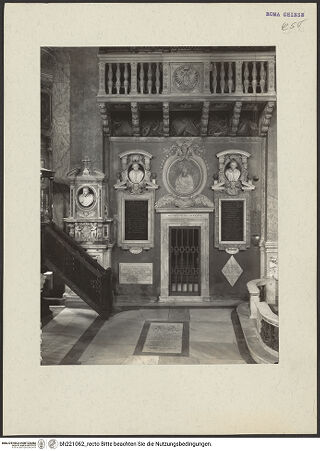 Vorderseite von ICCD [https://www.deutsche-digitale-bibliothek.de/content/lizenzen/rv-ez/] Santa Maria dell'Animarechtes Seitenschiff - Stirnwand mit Grabmälern (Franz Oranus aus Lüttich, Johannes und Jakob Emerix), bh221062_recto. Foto.