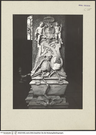 Vorderseite von ICCD [https://www.deutsche-digitale-bibliothek.de/content/lizenzen/rv-ez/] Grabmal für Olaus Magnus - , bh221063_recto. Foto.