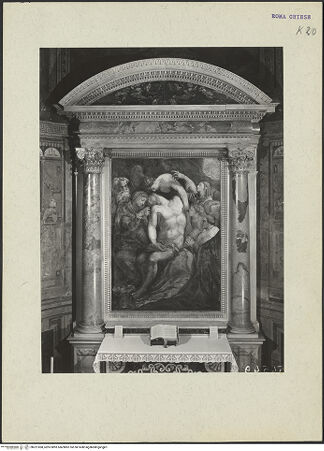 Vorderseite von ICCD [https://www.deutsche-digitale-bibliothek.de/content/lizenzen/rv-ez/] Beweinung Christi mit Porträt des Kardinals Johann Albrecht von Brandenburg - Gesamtansicht, bh221068_recto. Foto.