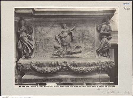 Vorderseite von Alinari [https://www.deutsche-digitale-bibliothek.de/content/lizenzen/rv-ez/] Kanzel mit Tugendstatuetten und drei Reliefs mit predigendem Christus und Heiligenszenen - Seitenansicht (Relief: Heilige Katharina von Alexandria; Spes links; Fides rechts), bh221134_recto. Foto.