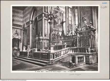 Vorderseite von Alinari [https://www.deutsche-digitale-bibliothek.de/content/lizenzen/rv-ez/] Presbyterium und Hauptaltar - Seitenansicht von rechts, bh221164_recto. Foto.