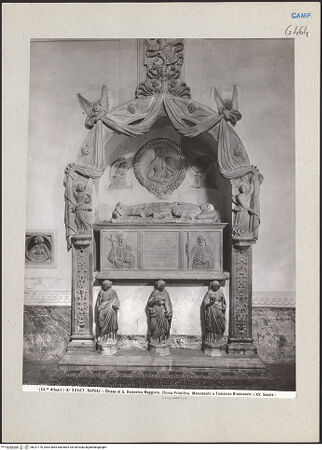 Vorderseite von Alinari [https://www.deutsche-digitale-bibliothek.de/content/lizenzen/rv-ez/] Grabmal des Tommaso Brancaccio (gest. 1492) - Gesamtansicht, bh221170_recto. Foto.